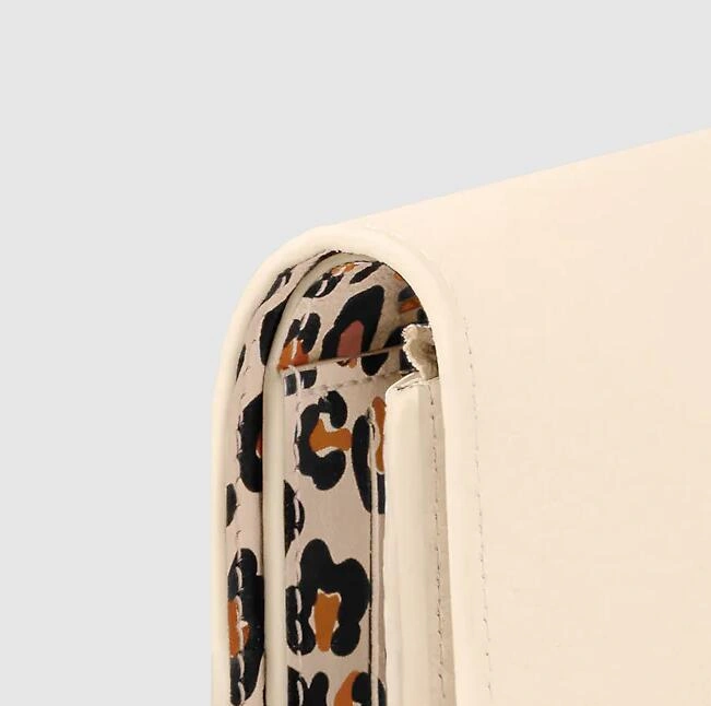CAPUCINES COMPACT WALLET M45857