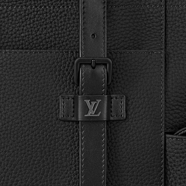 CHRISTOPHER TOTE M58479