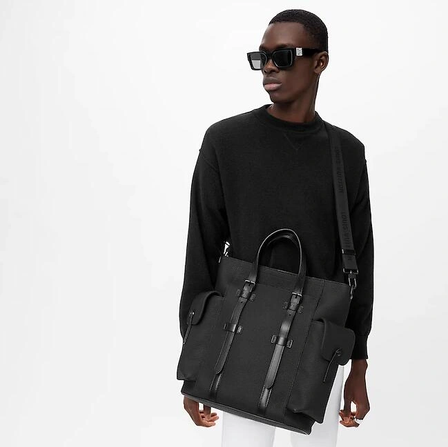 CHRISTOPHER TOTE M58479