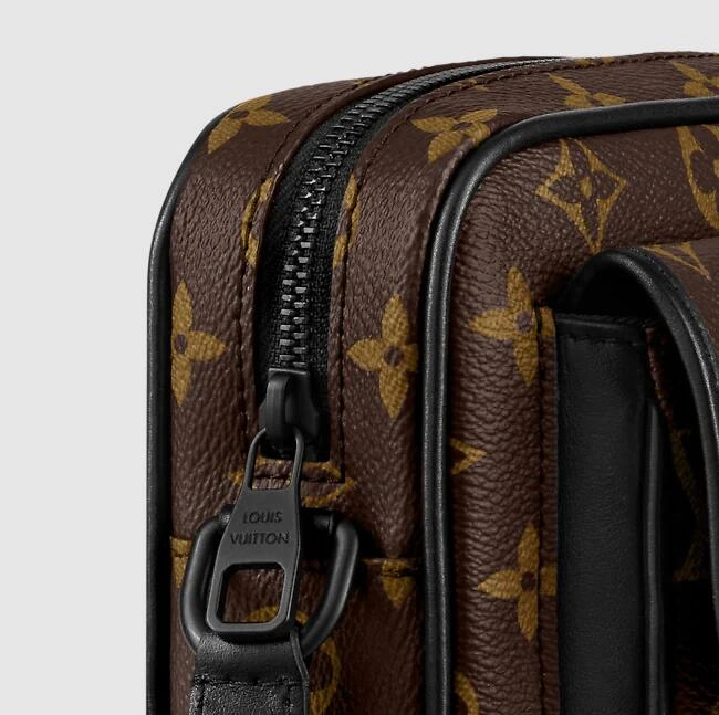 CHRISTOPHER WEARABLE WALLET M69404