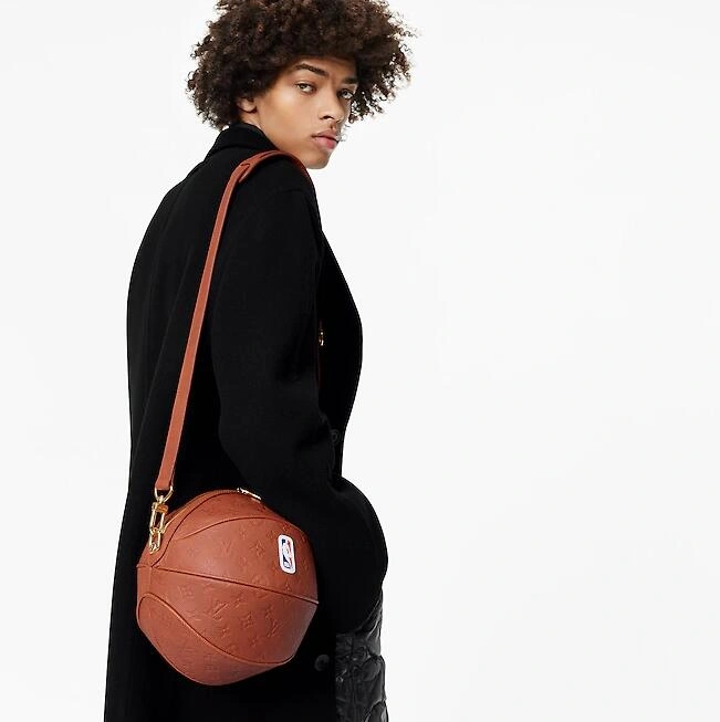 LVXNBA BALL IN BASKET M57974