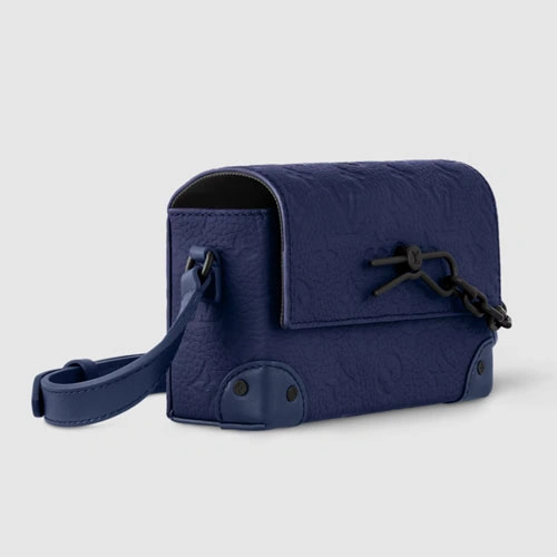 M11522 Steamer Wearable Wallet Sapphire