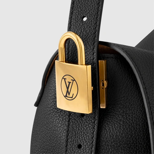 M13148 Low Key Messenger Black