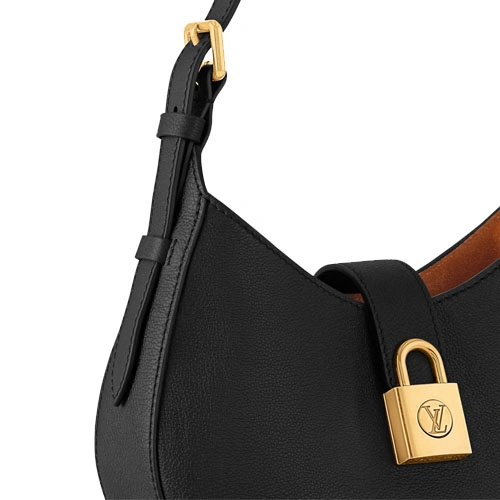 M24611 Low Key Shoulder Bag Black