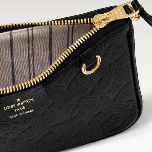 M80349 Easy Pouch On Strap