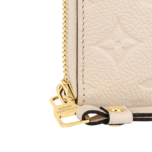 M82212 Zippy Wallet White