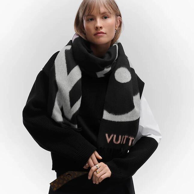 THE ULTIMATE SCARF M76383