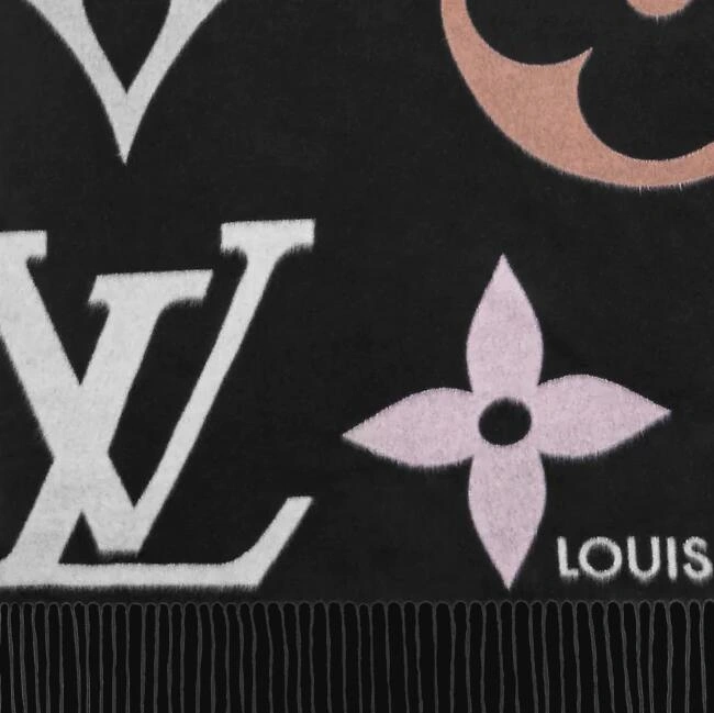 THE ULTIMATE SCARF M76383