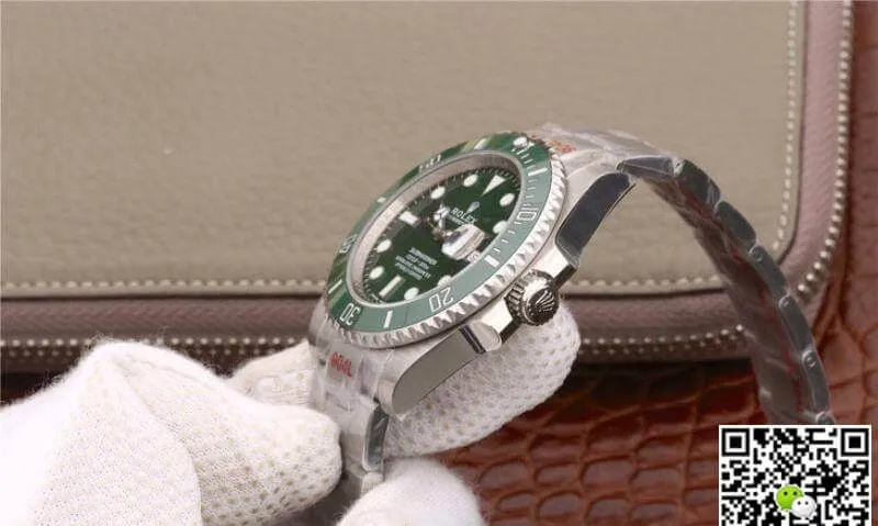 Rolex Submariner Date 116610LV Green Ceramic Noob Factory Replica Watch 1:1 Best Edition Swiss ETA3135