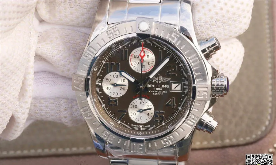 Breitling Avenger II A1338111 F564 170A GF Factory 1:1 Best Edition Replica Watch Black Dial