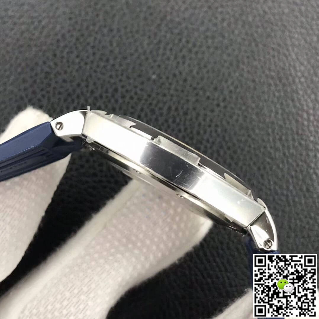 Vacheron Constantin Overseas 47040 8F Factory 1:1 Best Edition Replica Watch Silver Bezel