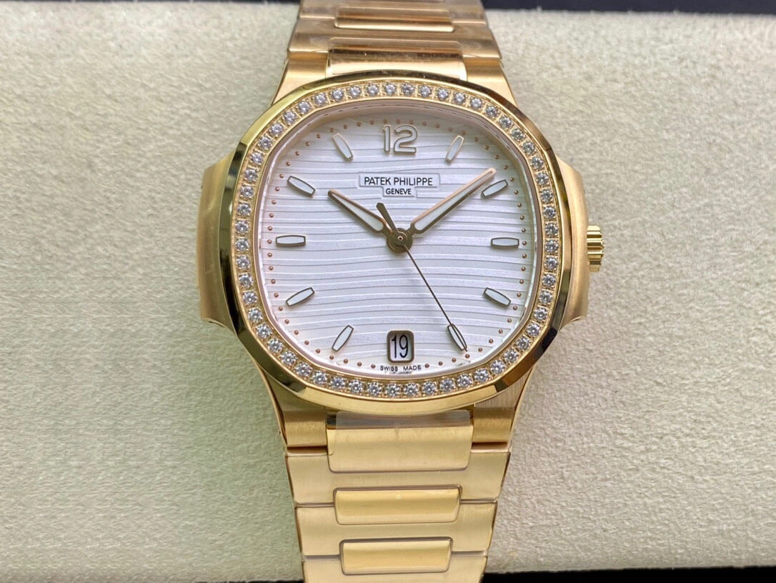 Patek Philippe Nautilus Ladies 7118 1200R-001 3K Factory 1:1 Best Edition Replica Watch Diamond-Set Bezel