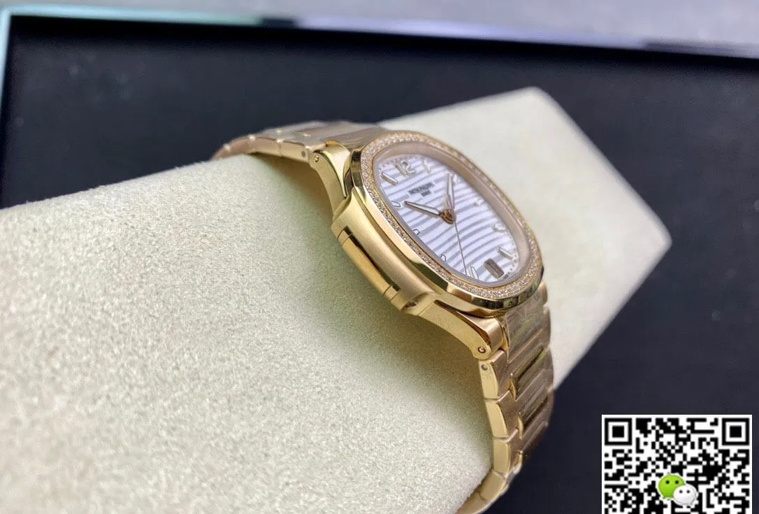 Patek Philippe Nautilus Ladies 7118 1200R-001 3K Factory 1:1 Best Edition Replica Watch Diamond-Set Bezel