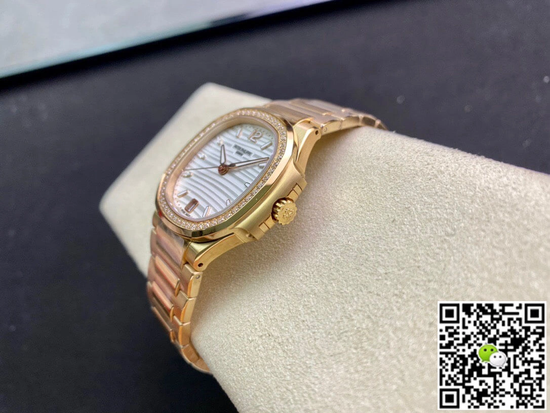 Patek Philippe Nautilus Ladies 7118 1200R-001 3K Factory 1:1 Best Edition Replica Watch Diamond-Set Bezel