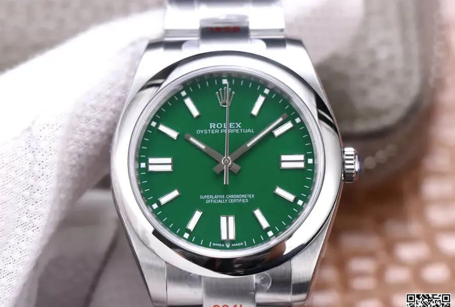 Rolex Oyster Perpetual M124300-0005 41MM EW Factory 1:1 Best Edition Replica Watch Green Dial