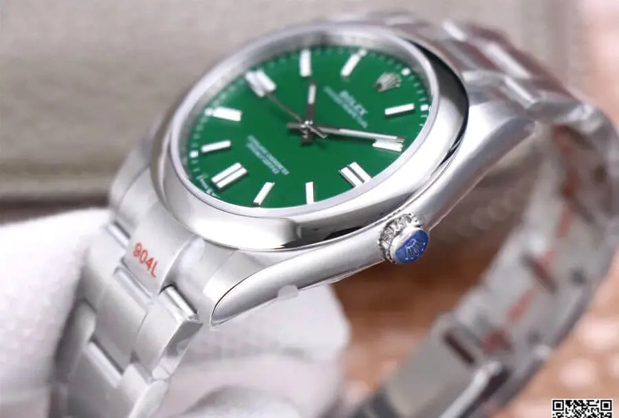 Rolex Oyster Perpetual M124300-0005 41MM EW Factory 1:1 Best Edition Replica Watch Green Dial