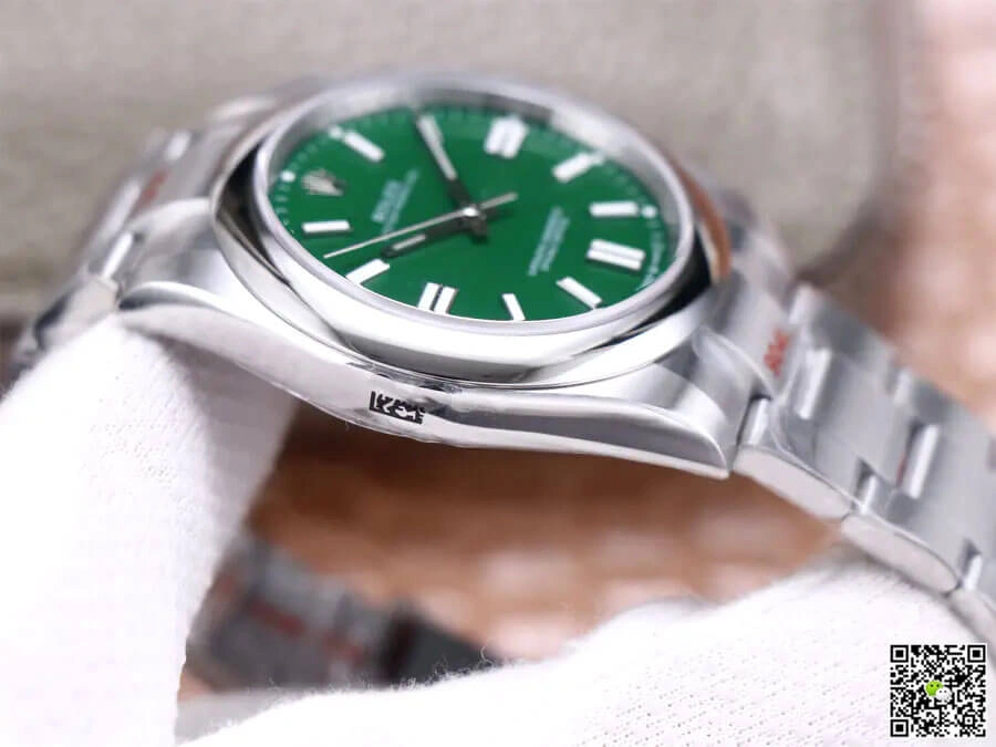 Rolex Oyster Perpetual M124300-0005 41MM EW Factory 1:1 Best Edition Replica Watch Green Dial