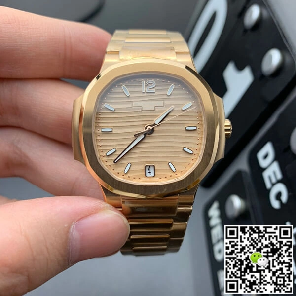 Patek Philippe Nautilus 7118 1R-010 3K Factory 1:1 Best Edition Replica Watch Gold Case