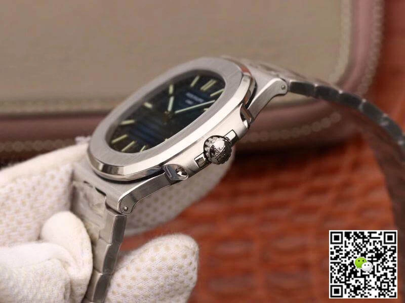 Patek Philippe Nautilus 5711 1A-010 PF Factory 1:1 Best Edition Replica Watch Swiss ETA324 Blue Gradient Black Dial