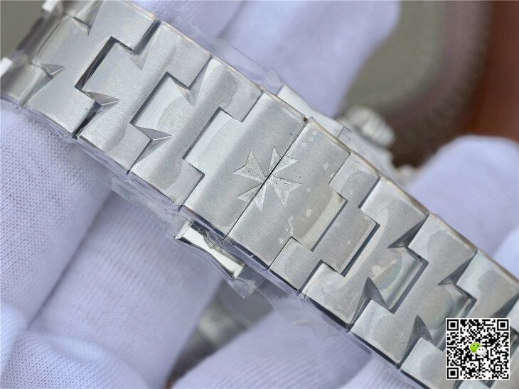 Vacheron Constantin Overseas 47450 B01A-9227 TWA Factory 1:1 Best Edition Replica Watch Silver Stainless Steel Strap