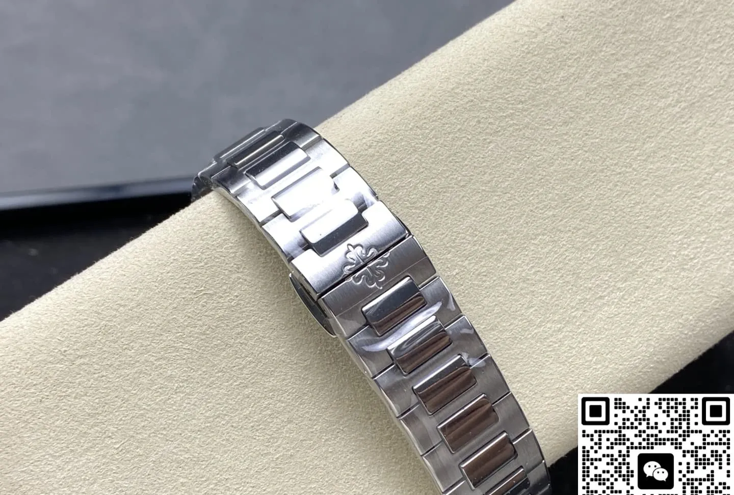 GR Factory Patek Philippe Nautilus 5711 White dial 1:1 Best Edition Replica Watch
