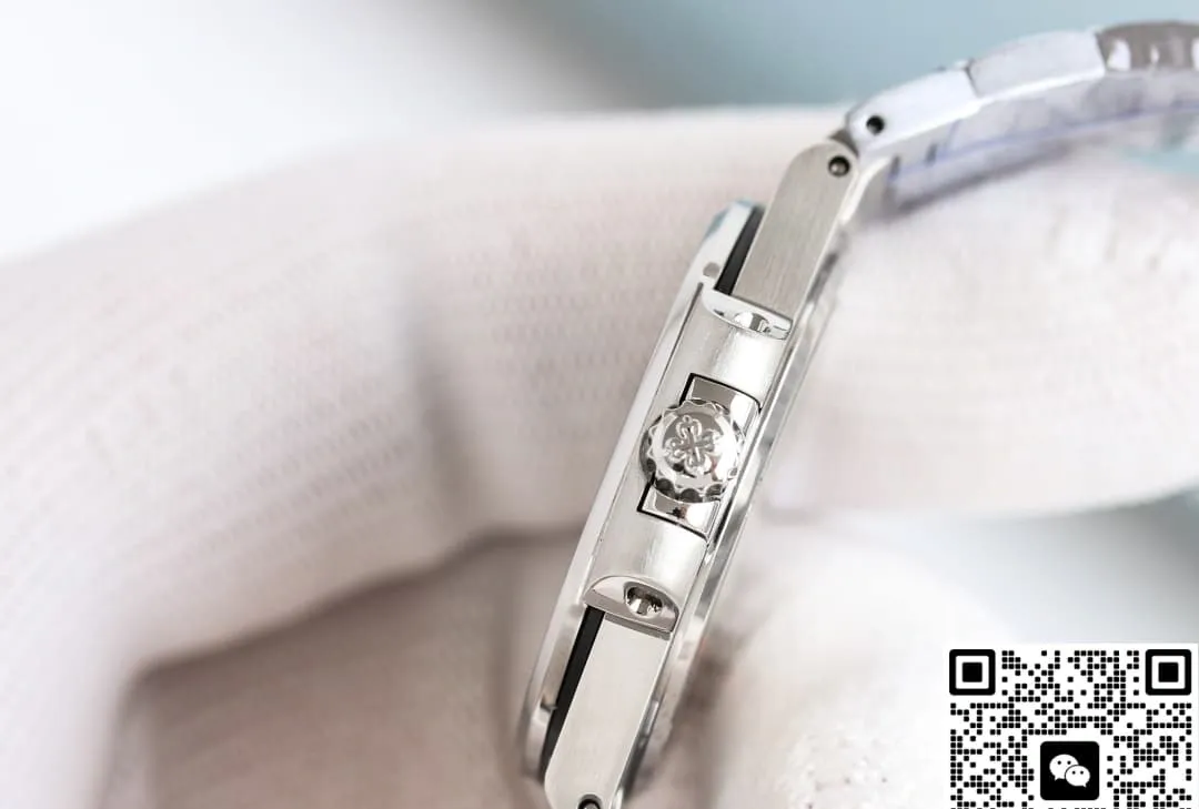 GR Factory Patek Philippe Nautilus 7010-1G-013 1:1 Best Edition Replica Watch
