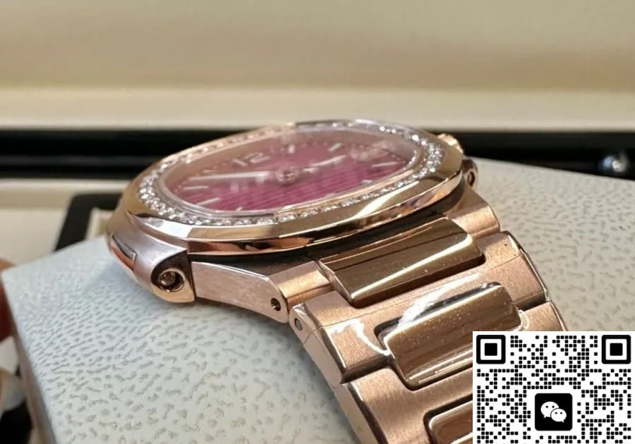 GR Factory Patek Philippe Nautilus 7010 1R-013 1:1 Best Edition Replica Watch