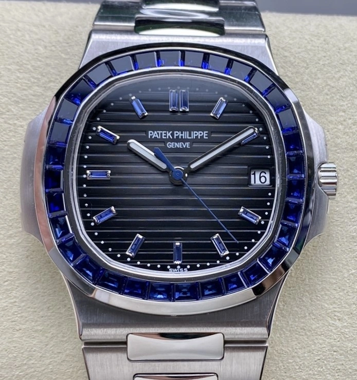 GR Factory Patek Philippe Nautilus 7118-1300B 1:1 Best Edition Replica Watch