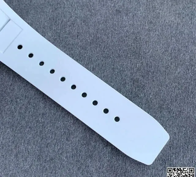 Richard Mille RM055 KV Factory 1:1 Best Edition Replica Watch V2 Carbon Fiber White Rubber Strap