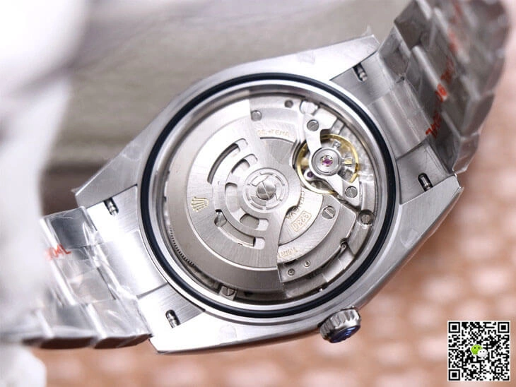 Rolex Oyster Perpetual M124300-0007 EW Factory 1:1 Best Edition Replica Watch 904L Stainless Steel Strap