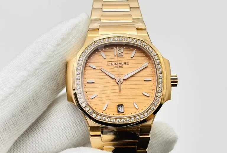 Patek Philippe Nautilus Ladies 7118 1200R-010 3K Factory 1:1 Best Edition Replica Watch Gold Dial