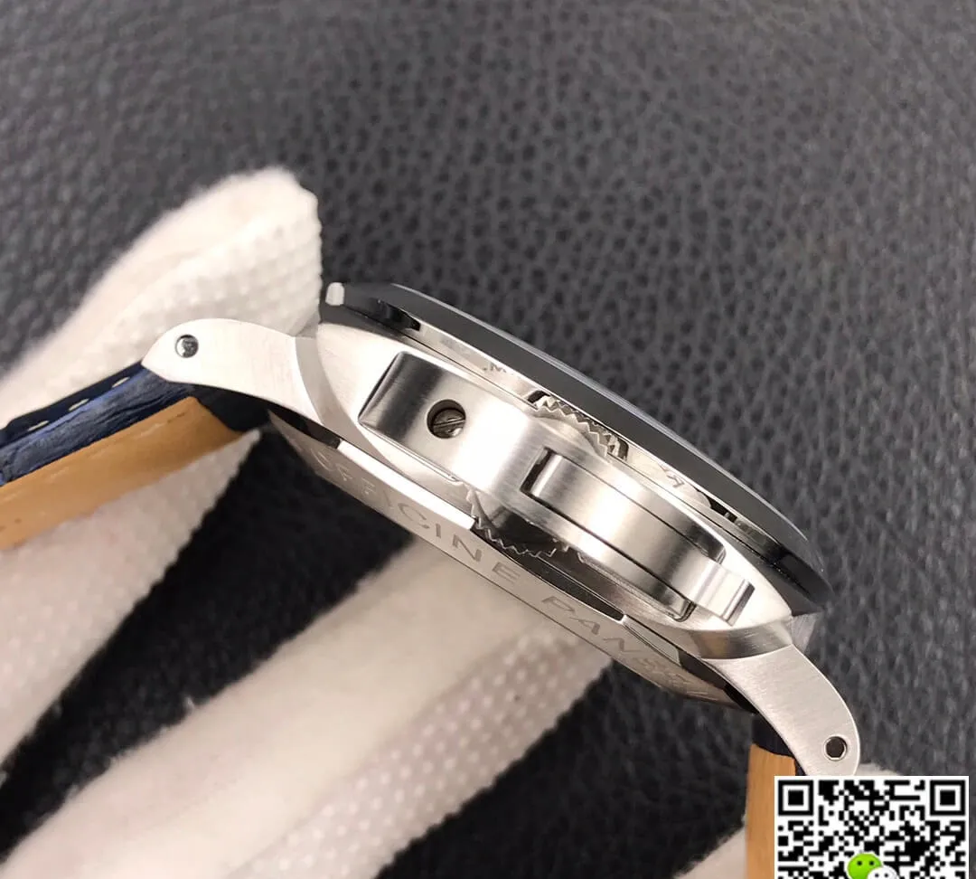 Panerai Luminor GMT PAM01033 VS Factory 1:1 Best Edition Replica Watch Blue Strap