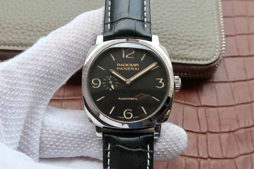 Panerai Radiomir PAM00572 VS Factory 1:1 Best Edition Replica Watch Black Strap