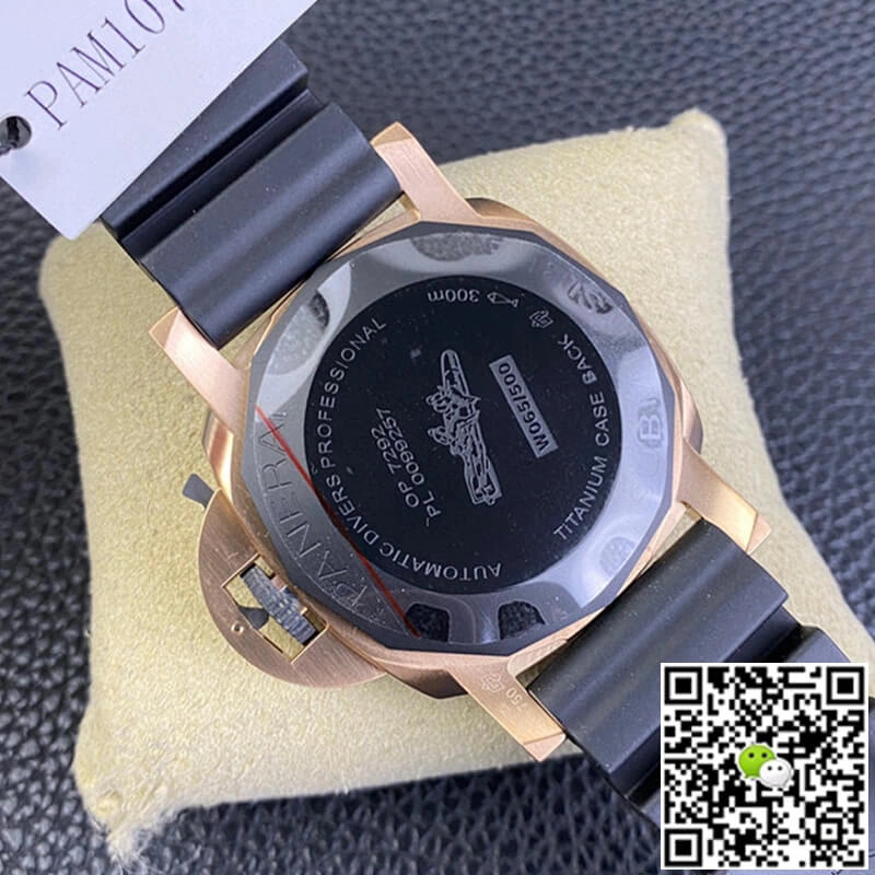 SBF Panerai Submersible PAM01070 VS Factory 1:1 Best Edition Replica Watch Blue Bezel