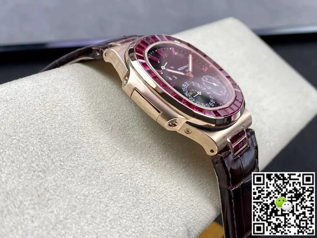 Patek Philippe Nautilus 5724 GR Factory 1:1 Best Edition Replica Watch Black Dial