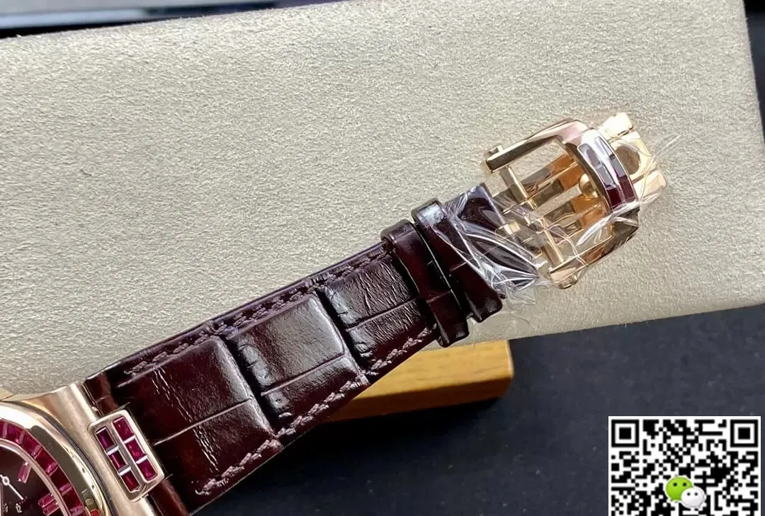 Patek Philippe Nautilus 5724 GR Factory 1:1 Best Edition Replica Watch Black Dial