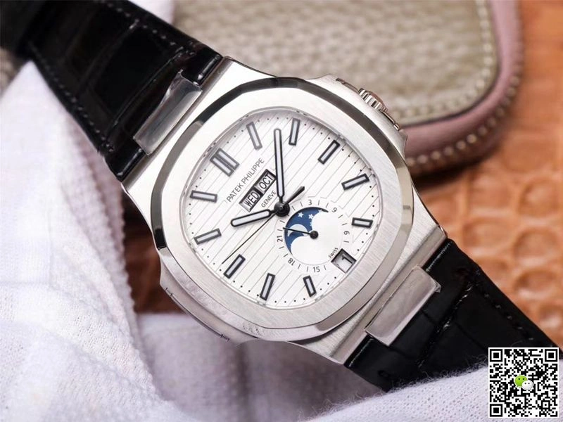 Patek Philippe Nautilus 5726 1A-010 PF Factory 1:1 Best Edition Replica Watch White Dial
