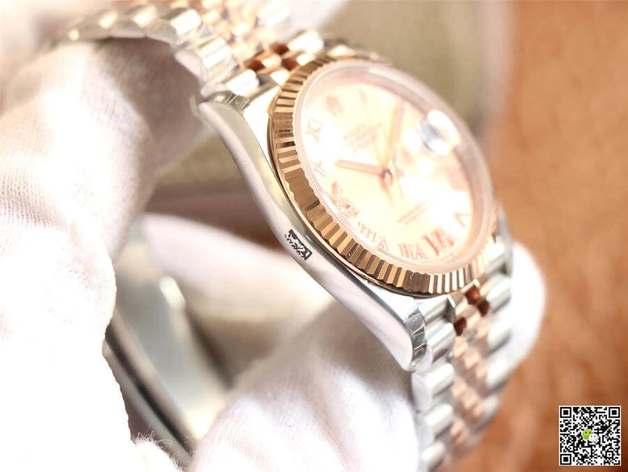 Rolex Datejust M126231-0027 EW Factory 1:1 Best Edition Replica Watch Gold Bezel