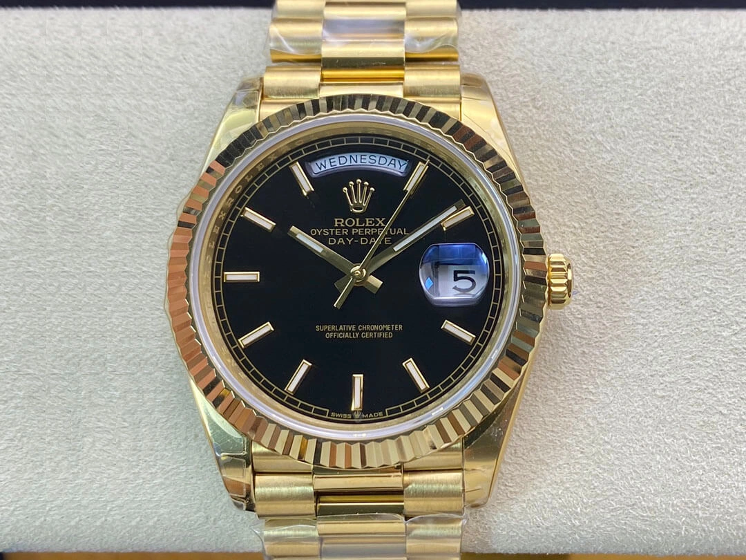 Rolex Day Date 40MM EW Factory 1:1 Best Edition Replica Watch Golden Strap