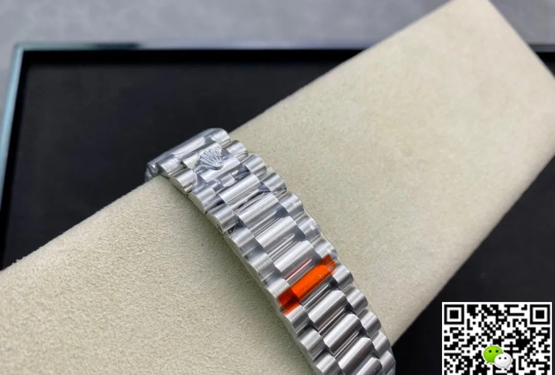 Rolex Day Date 40MM EW Factory 1:1 Best Edition Replica Watch Silver Strap