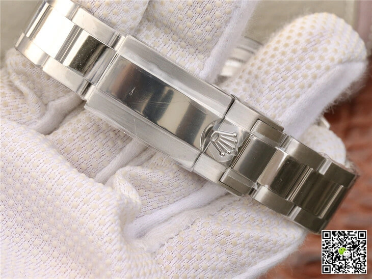 Rolex Yacht Master 268622 AR Factory 1:1 Best Edition Replica Watch Silver Strap