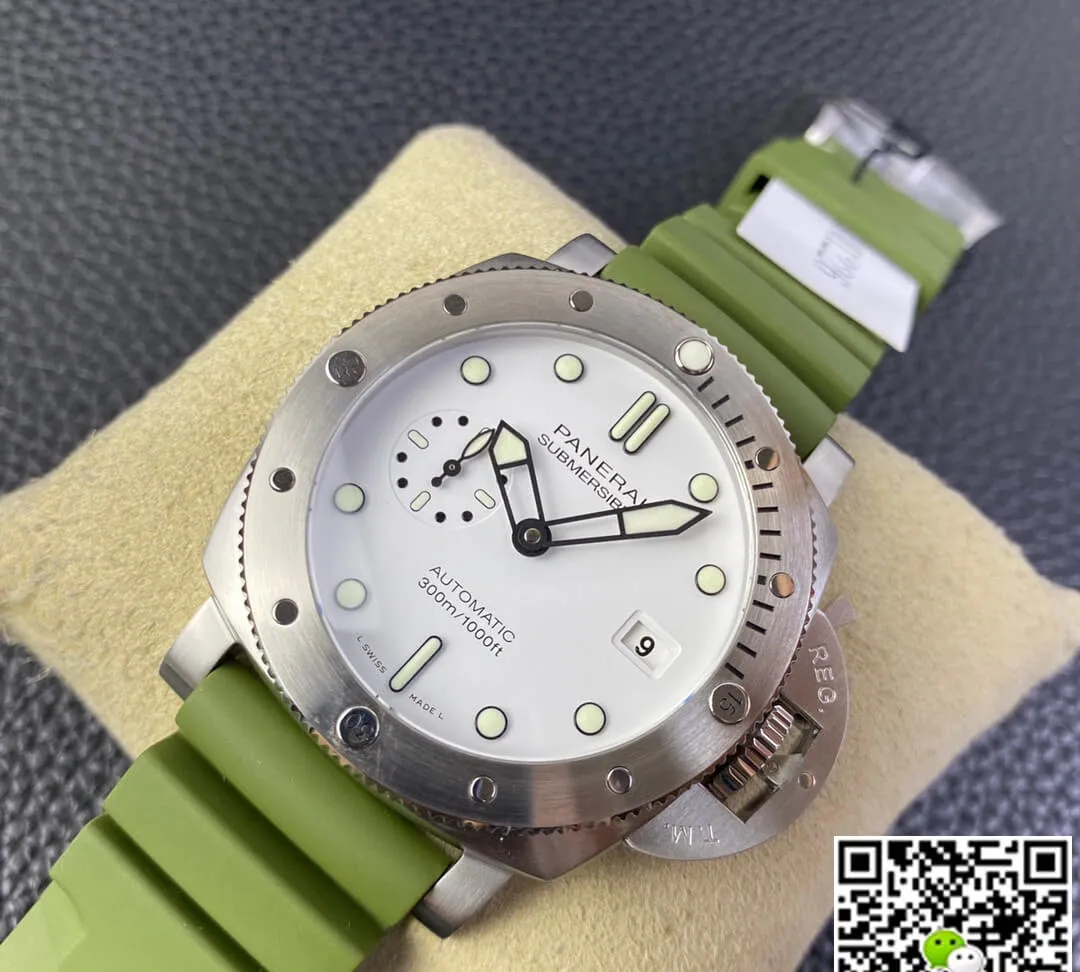 SBF Panerai Submersible PAM01226 VS Factory 1:1 Best Edition Replica Watch Green Rubber Strap