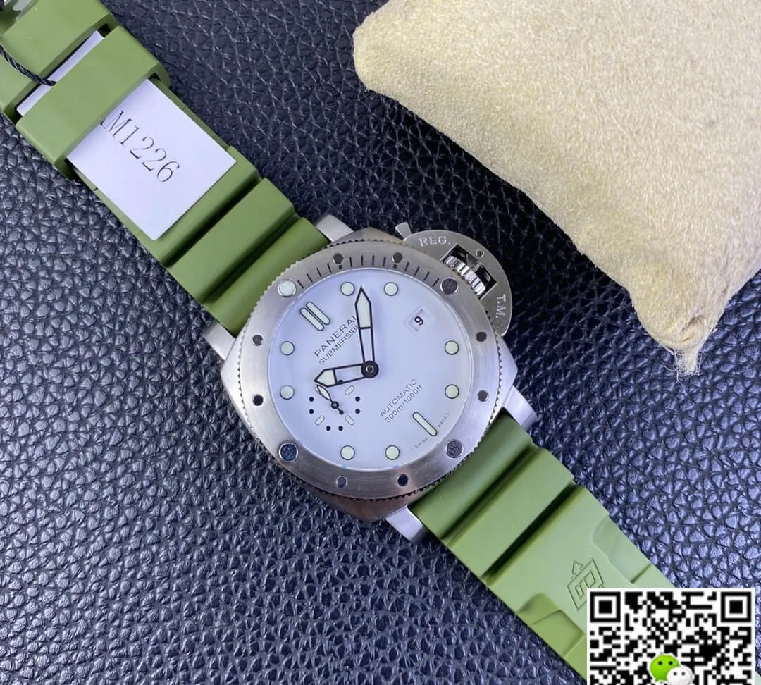 SBF Panerai Submersible PAM01226 VS Factory 1:1 Best Edition Replica Watch Green Rubber Strap