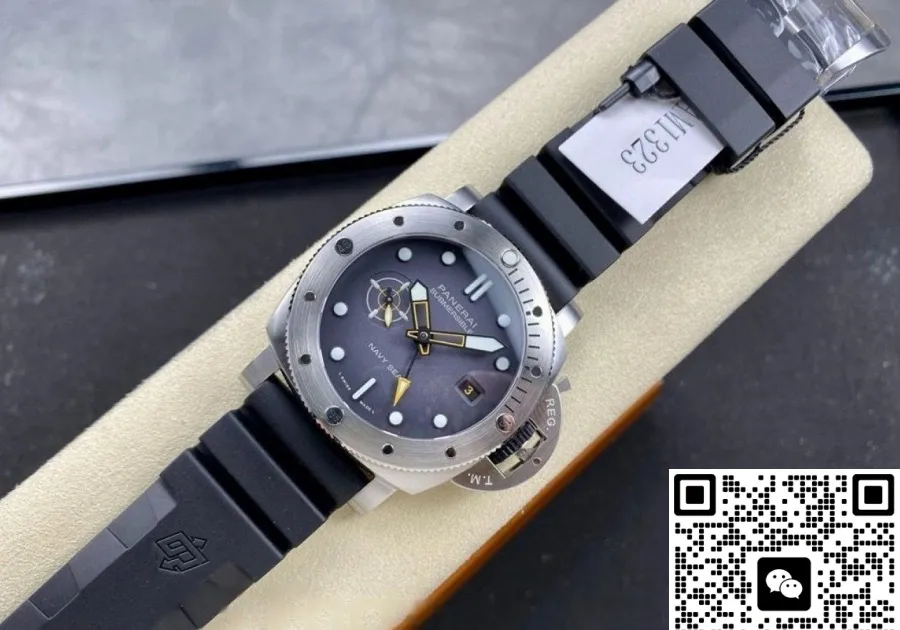 VS Factory Panerai Submersible PAM01323 1:1 Best Edition Replica Watch