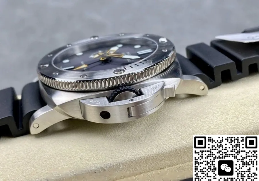 VS Factory Panerai Submersible PAM01323 1:1 Best Edition Replica Watch