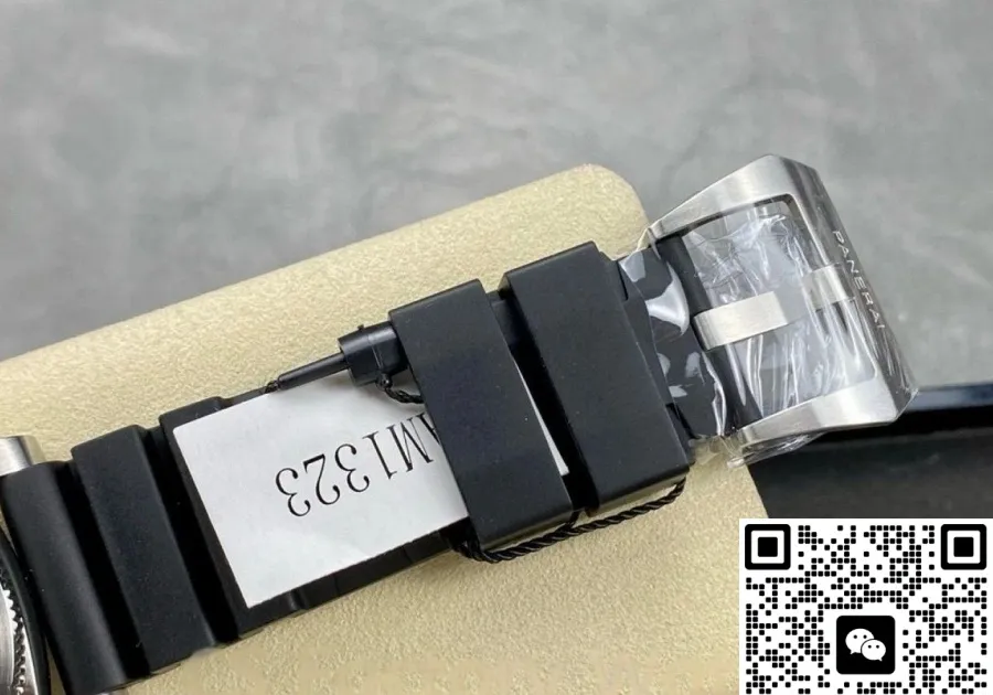 VS Factory Panerai Submersible PAM01323 1:1 Best Edition Replica Watch
