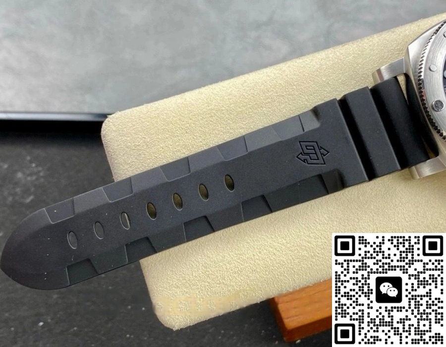VS Factory Panerai Submersible PAM01323 1:1 Best Edition Replica Watch