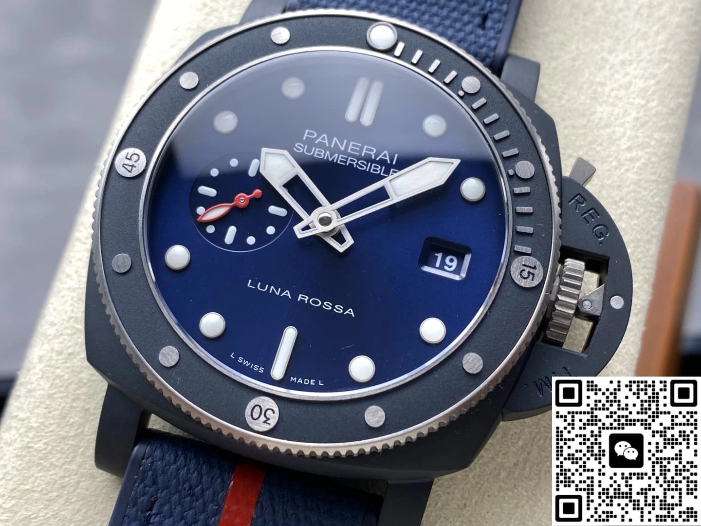 VS Factory Panerai Submersible PAM01466 1:1 Best Edition Replica Watch