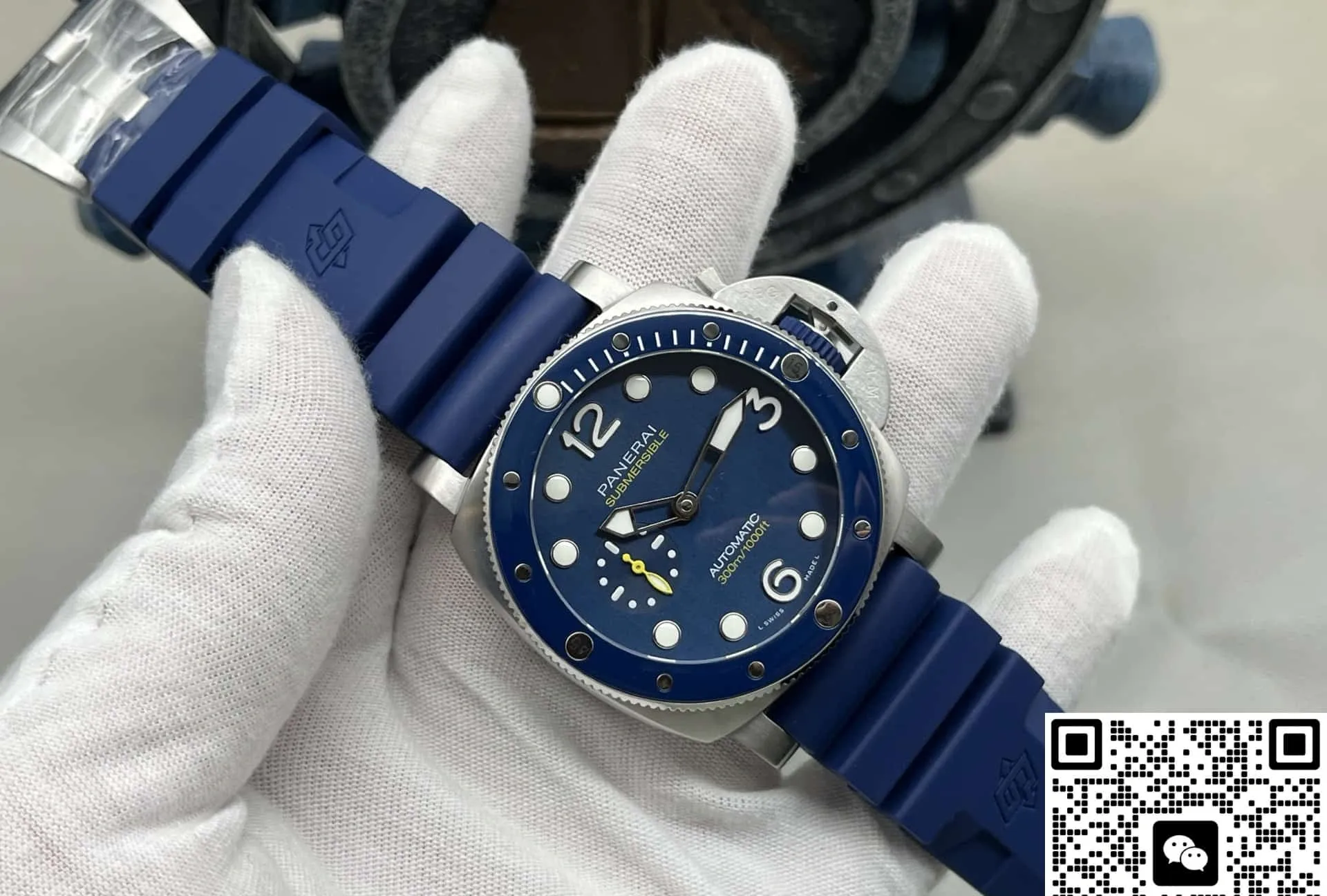 VS Factory Panerai Submersible PAM01676 1:1 Best Edition Replica Watch