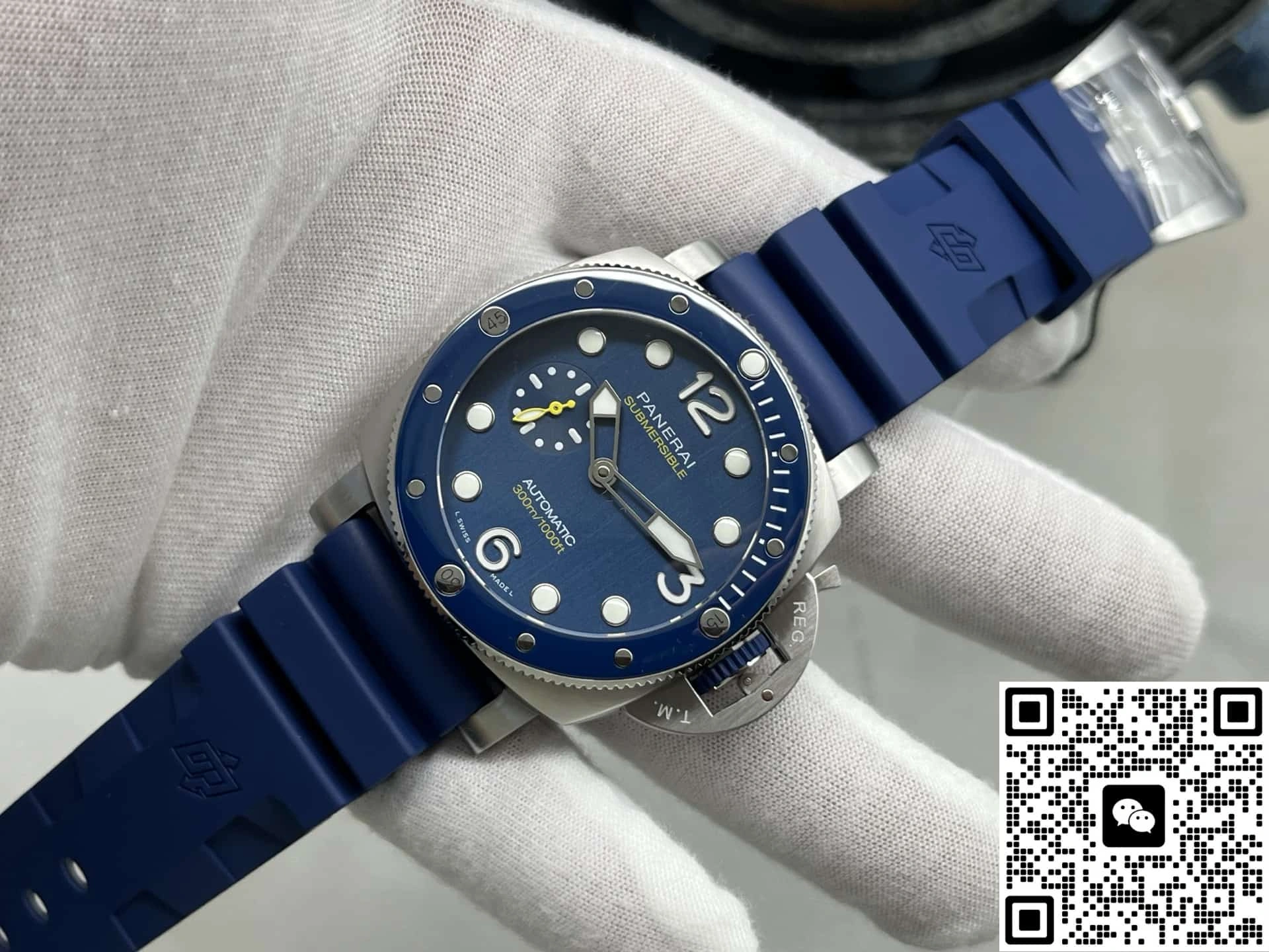 VS Factory Panerai Submersible PAM01676 1:1 Best Edition Replica Watch